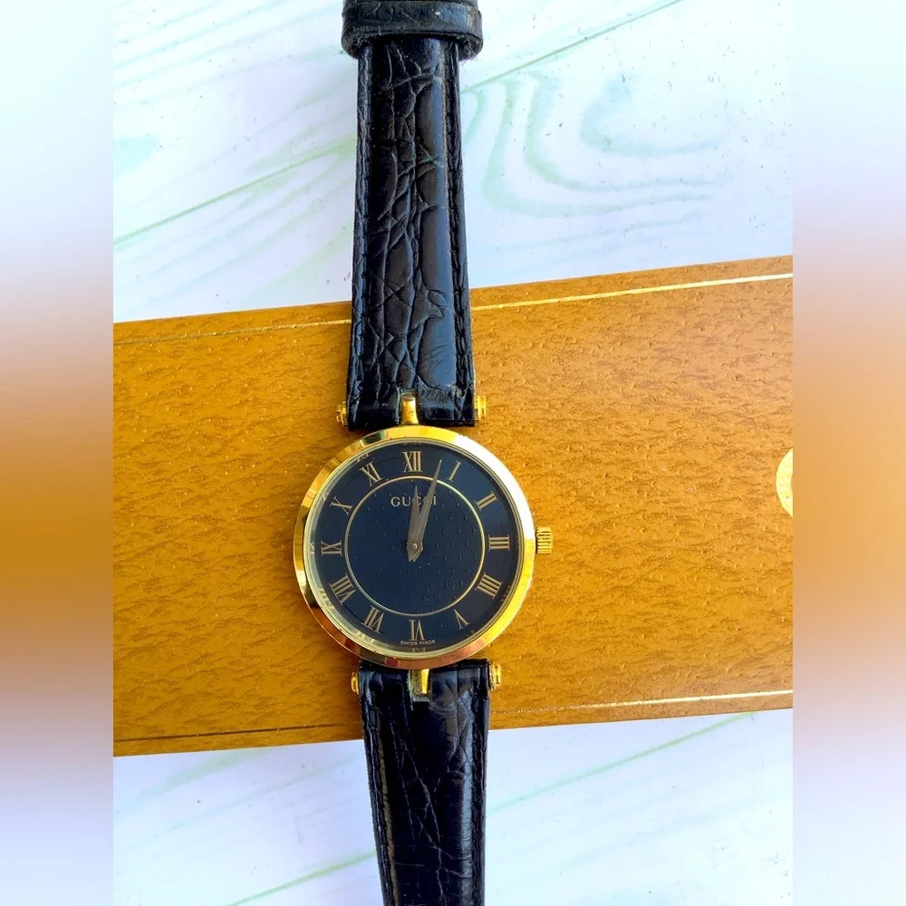 Authentic Gucci watch UNISEX 🖤💛🖤 - Picture 5 of 14